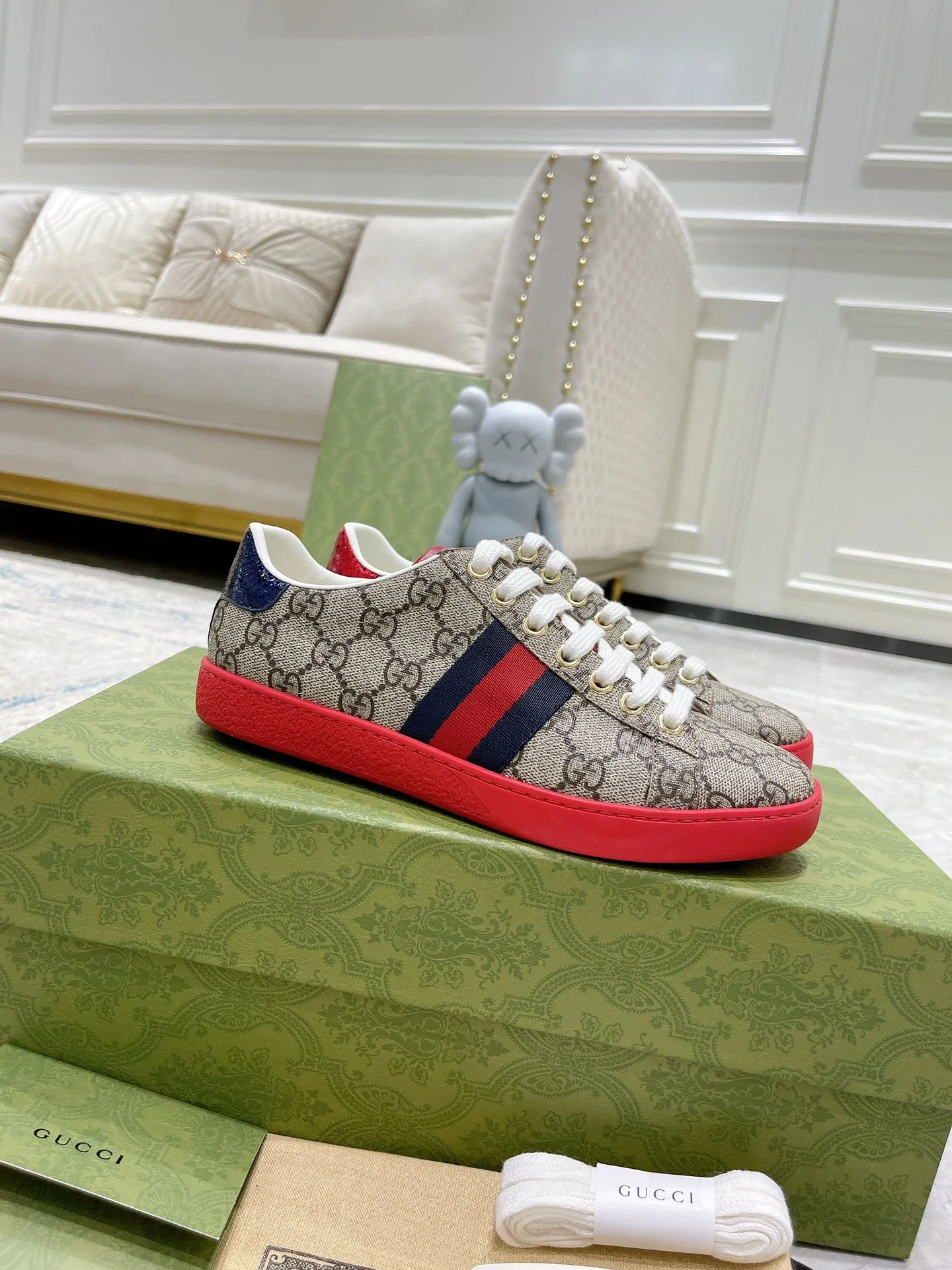 👟👟Ex-factory price 420👟👟 Newly upgraded high version of men's and women's wear, (GUCCI) official website's latest casual and fashionable couple shoes, hot style The style is simple and elegant, exclusive for couples. Unique official website latest brand elements 👑 original Gucci decoration, fashionable and generous, original material cowhide ✅ sheepskin lining, official website designated wear-resistant casual outsole, real-life photos of classic models in the counter, women's 35-40, men's 38--44 sizes